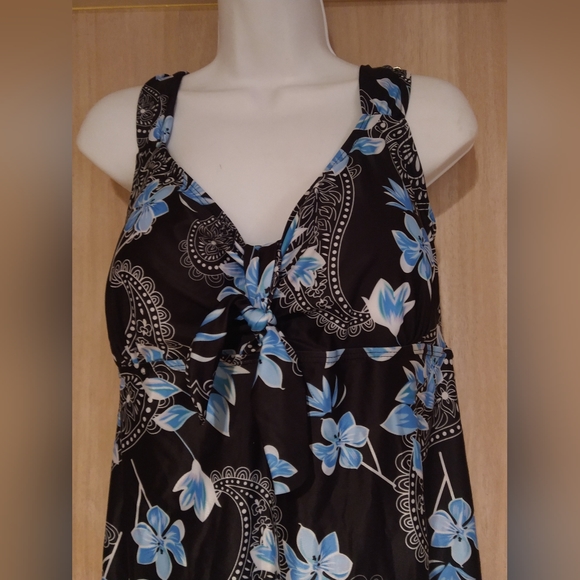 NWOT 2 Piece Plus Size Swimsuit - Picture 6 of 10